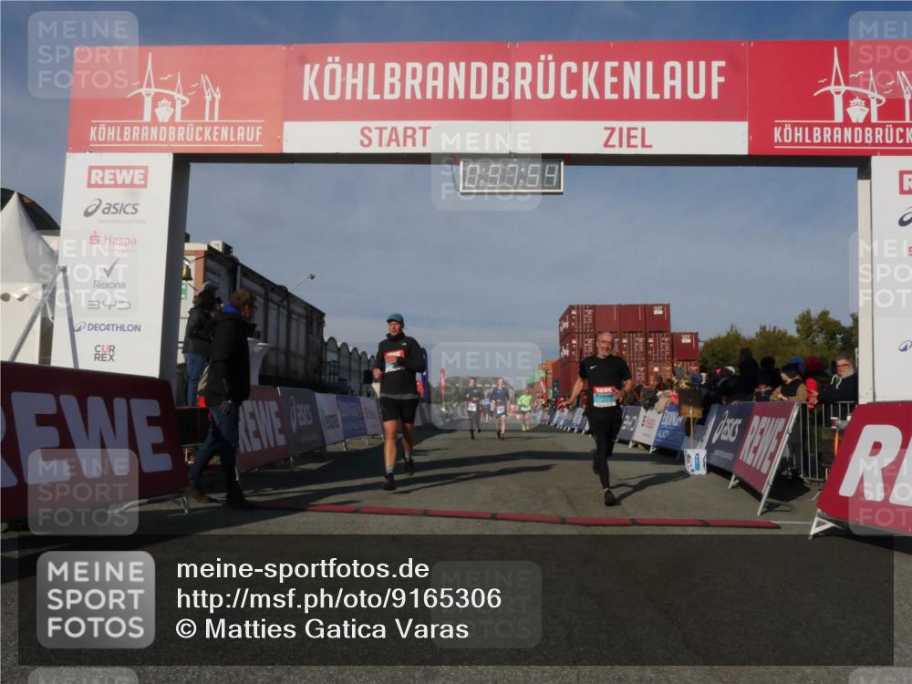 03.10.2025 - Köhlbrandbrückenlauf Matties Gatica Varas http://msf.ph/oto/9165306 03.10.2025 09:57:56 Ziel 1079, 1135, 3079, 3135, 3136, 3211 meine-sportfotos.de