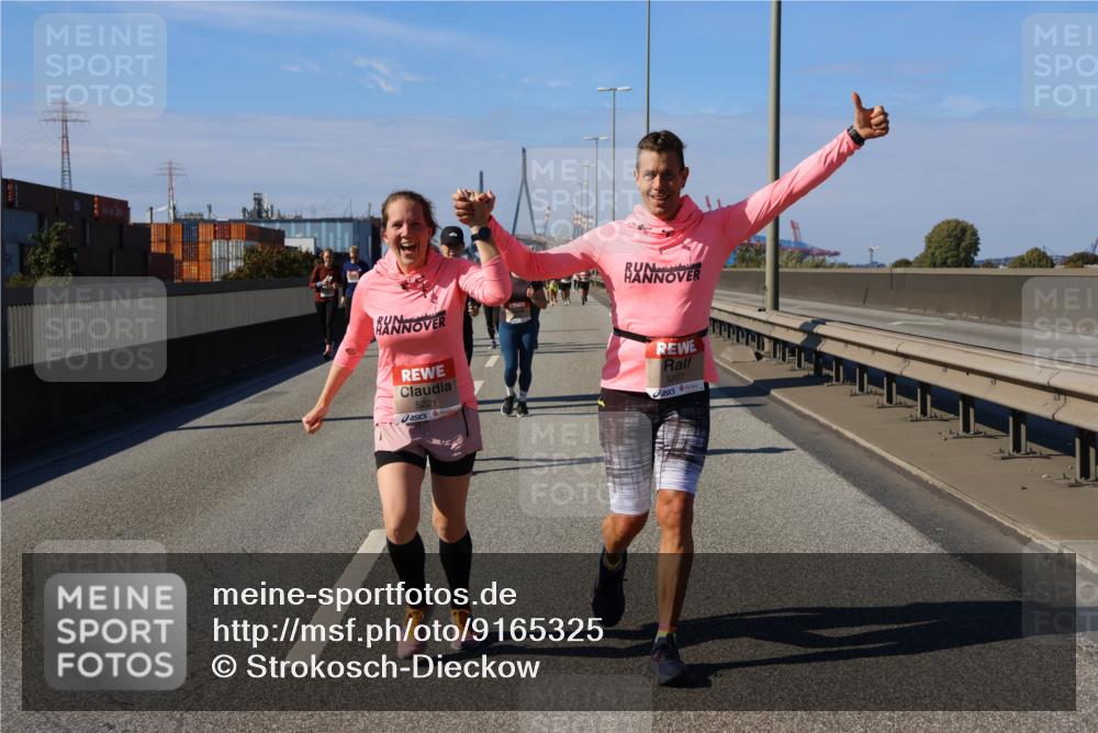 03.10.2025 - Köhlbrandbrückenlauf Strokosch-Dieckow http://msf.ph/oto/9165325 03.10.2025 13:14:14 Position 3 5221, 5207 meine-sportfotos.de