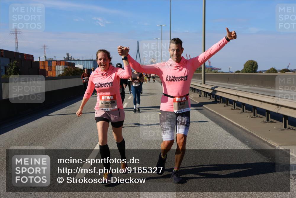 03.10.2025 - Köhlbrandbrückenlauf Strokosch-Dieckow http://msf.ph/oto/9165327 03.10.2025 13:14:14 Position 3 5221, 5207 meine-sportfotos.de
