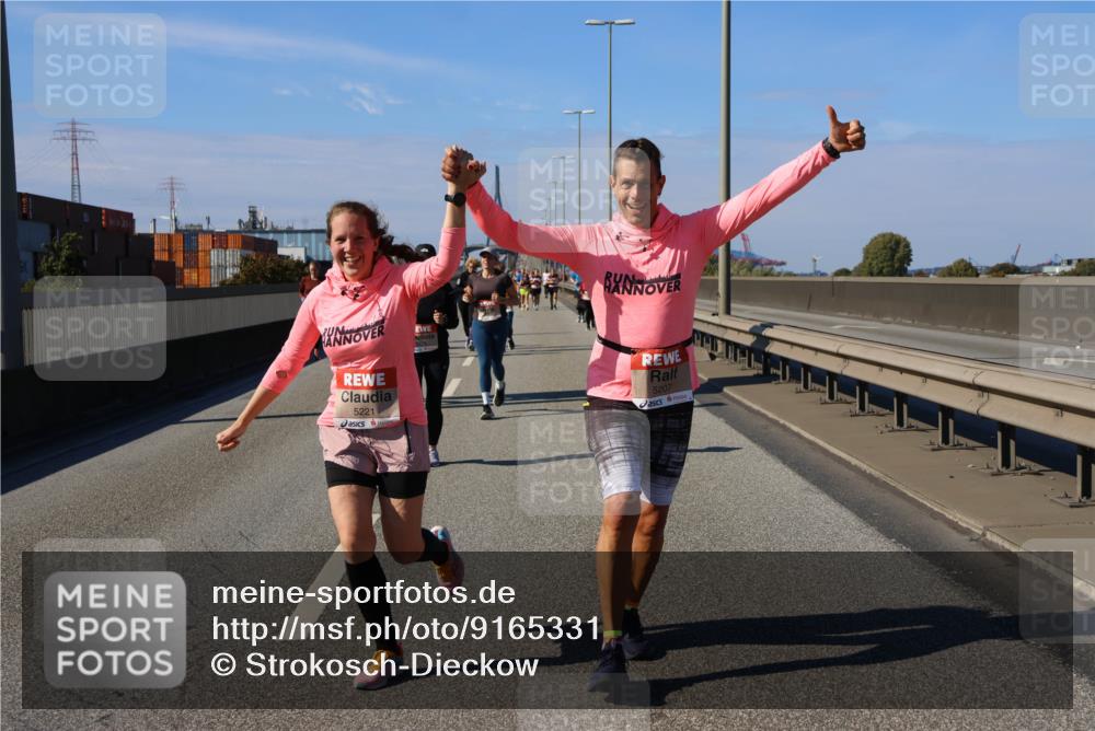 03.10.2025 - Köhlbrandbrückenlauf Strokosch-Dieckow http://msf.ph/oto/9165331 03.10.2025 13:14:14 Position 3 5221, 5207 meine-sportfotos.de