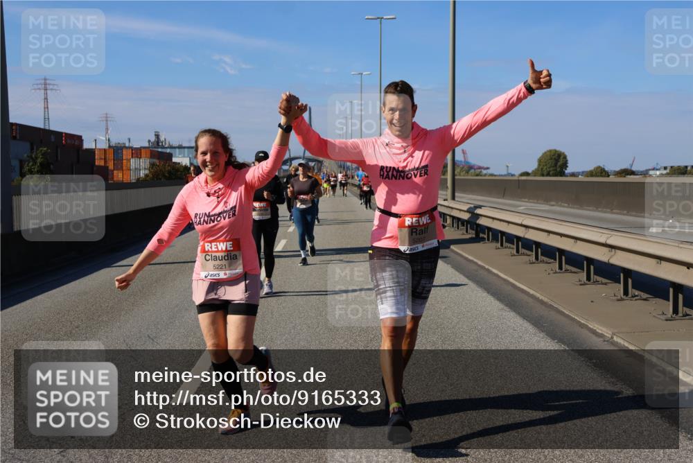 03.10.2025 - Köhlbrandbrückenlauf Strokosch-Dieckow http://msf.ph/oto/9165333 03.10.2025 13:14:14 Position 3 5221, 5207 meine-sportfotos.de