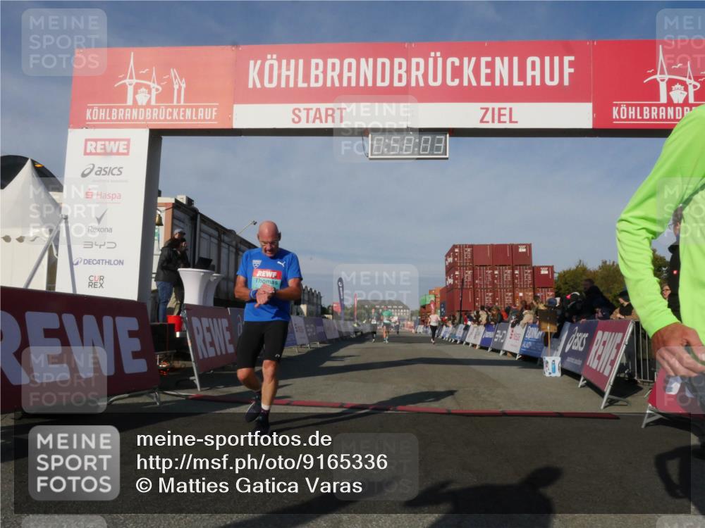 03.10.2025 - Köhlbrandbrückenlauf Matties Gatica Varas http://msf.ph/oto/9165336 03.10.2025 09:58:05 Ziel 1027, 1210, 1251, 2815 meine-sportfotos.de