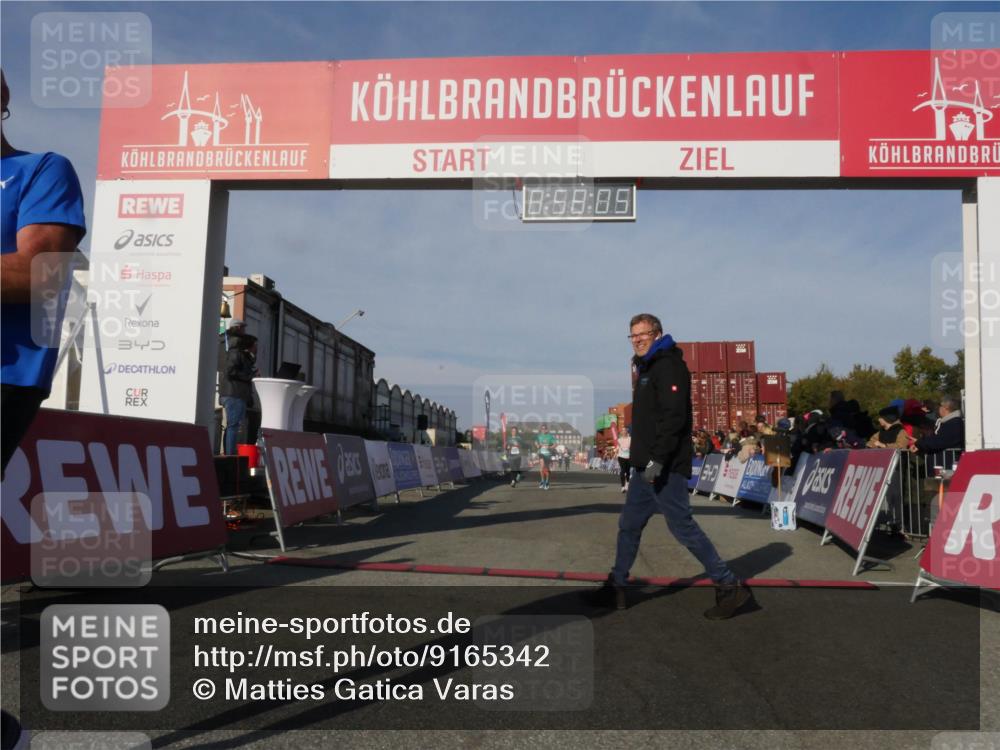 03.10.2025 - Köhlbrandbrückenlauf Matties Gatica Varas http://msf.ph/oto/9165342 03.10.2025 09:58:07 Ziel 1027, 1114, 1167, 1210, 1251, 2815 meine-sportfotos.de