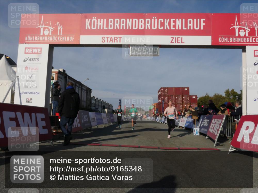 03.10.2025 - Köhlbrandbrückenlauf Matties Gatica Varas http://msf.ph/oto/9165348 03.10.2025 09:58:09 Ziel 1027, 1114, 1167, 1210, 1251, 2815 meine-sportfotos.de
