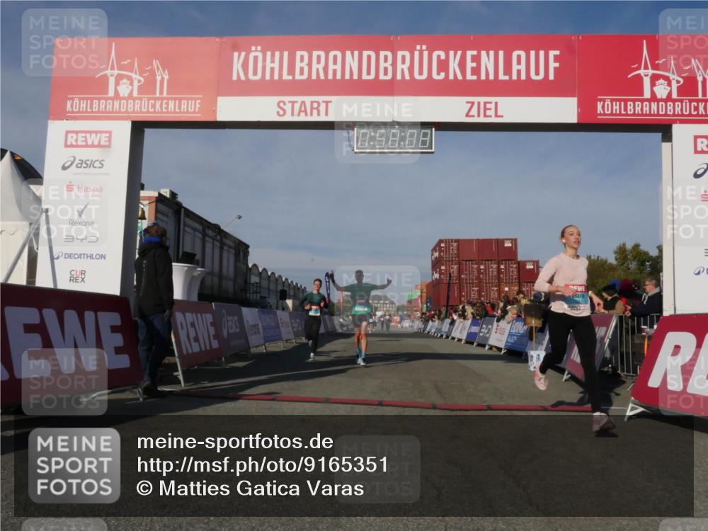 03.10.2025 - Köhlbrandbrückenlauf Matties Gatica Varas http://msf.ph/oto/9165351 03.10.2025 09:58:10 Ziel 1027, 1114, 1167, 1210, 1251, 2815, 3243, 3246 meine-sportfotos.de