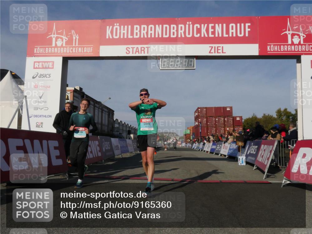 03.10.2025 - Köhlbrandbrückenlauf Matties Gatica Varas http://msf.ph/oto/9165360 03.10.2025 09:58:12 Ziel 1027, 1114, 1167, 1210, 2815, 3243, 3246 meine-sportfotos.de