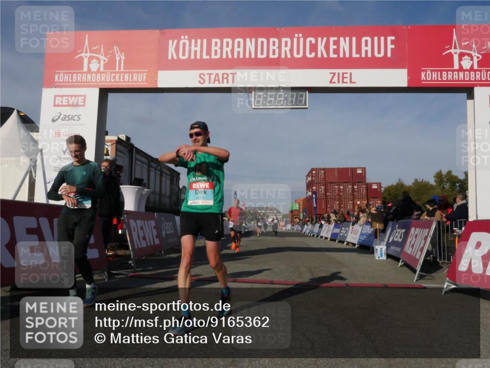 03.10.2025 - Köhlbrandbrückenlauf Matties Gatica Varas http://msf.ph/oto/9165362 03.10.2025 09:58:13 Ziel 1114, 1167, 1210, 3243, 3246 meine-sportfotos.de