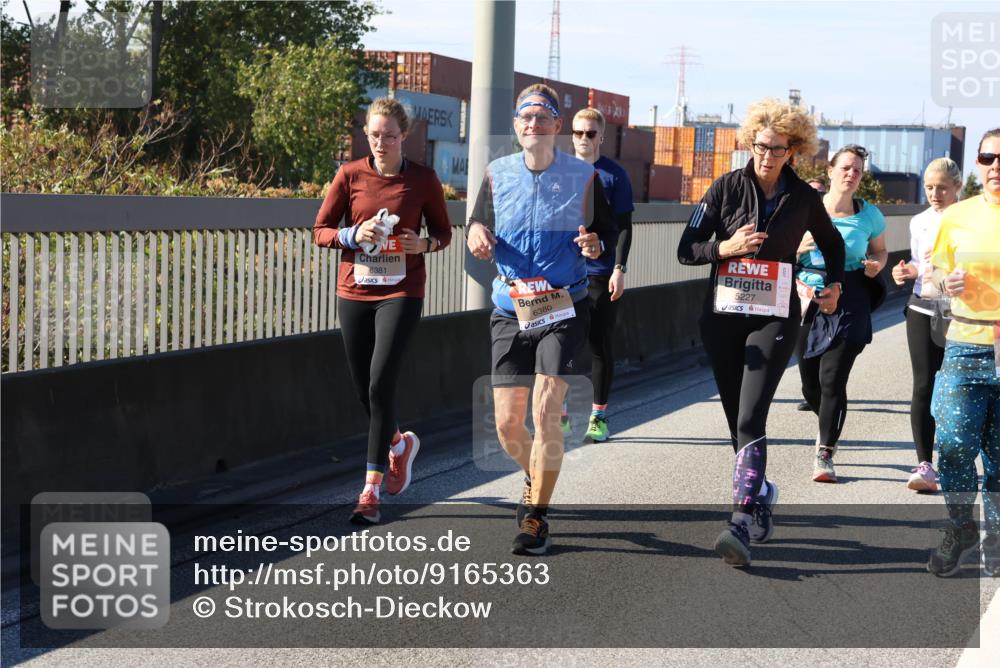 03.10.2025 - Köhlbrandbrückenlauf Strokosch-Dieckow http://msf.ph/oto/9165363 03.10.2025 13:14:22 Position 3 6381, 6380, 5227 meine-sportfotos.de