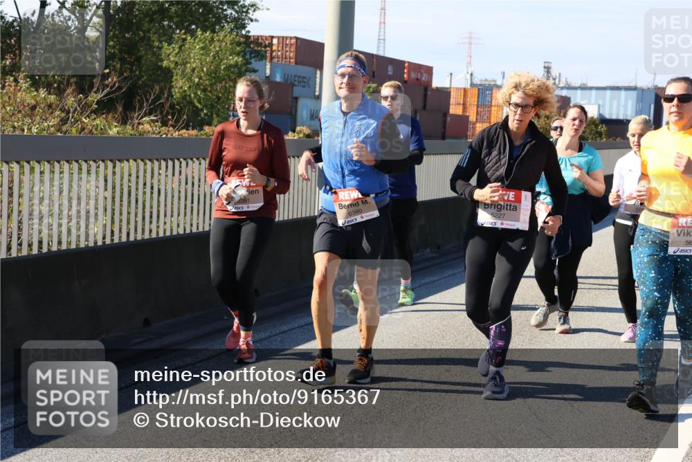 03.10.2025 - Köhlbrandbrückenlauf Strokosch-Dieckow http://msf.ph/oto/9165367 03.10.2025 13:14:22 Position 3 6381, 6380, 5227, 56 meine-sportfotos.de