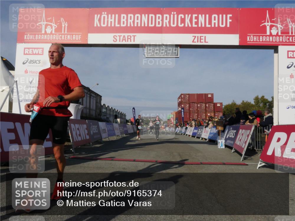 03.10.2025 - Köhlbrandbrückenlauf Matties Gatica Varas http://msf.ph/oto/9165374 03.10.2025 09:58:16 Ziel 1112, 1114, 1143, 1167, 3243, 3246, 3338 meine-sportfotos.de