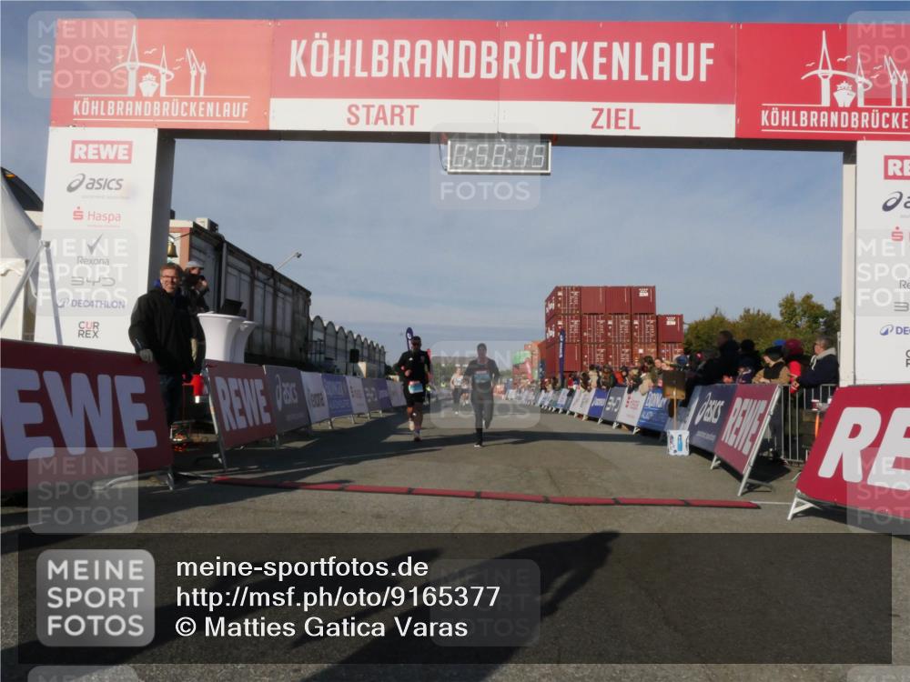 03.10.2025 - Köhlbrandbrückenlauf Matties Gatica Varas http://msf.ph/oto/9165377 03.10.2025 09:58:17 Ziel 1112, 1114, 1143, 1167, 3243, 3246, 3338 meine-sportfotos.de