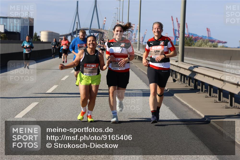03.10.2025 - Köhlbrandbrückenlauf Strokosch-Dieckow http://msf.ph/oto/9165406 03.10.2025 13:14:34 Position 3 5576, 5030, 4970 meine-sportfotos.de