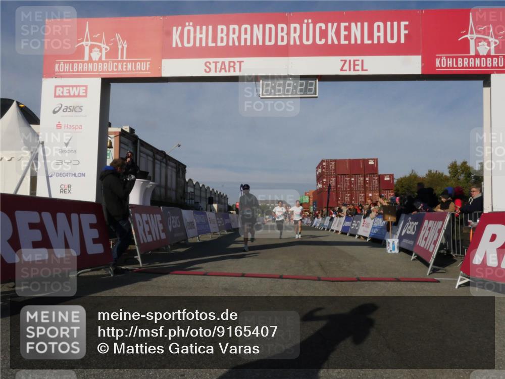 03.10.2025 - Köhlbrandbrückenlauf Matties Gatica Varas http://msf.ph/oto/9165407 03.10.2025 09:58:25 Ziel 1052, 1112, 1143, 3338, 3592 meine-sportfotos.de