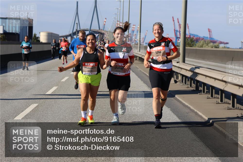 03.10.2025 - Köhlbrandbrückenlauf Strokosch-Dieckow http://msf.ph/oto/9165408 03.10.2025 13:14:34 Position 3 5576, 5036, 4970 meine-sportfotos.de
