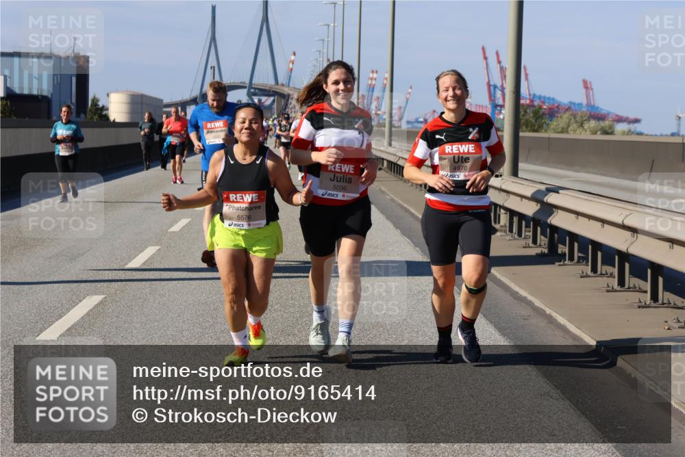 03.10.2025 - Köhlbrandbrückenlauf Strokosch-Dieckow http://msf.ph/oto/9165414 03.10.2025 13:14:34 Position 3 5550, 5576, 5036, 4970 meine-sportfotos.de