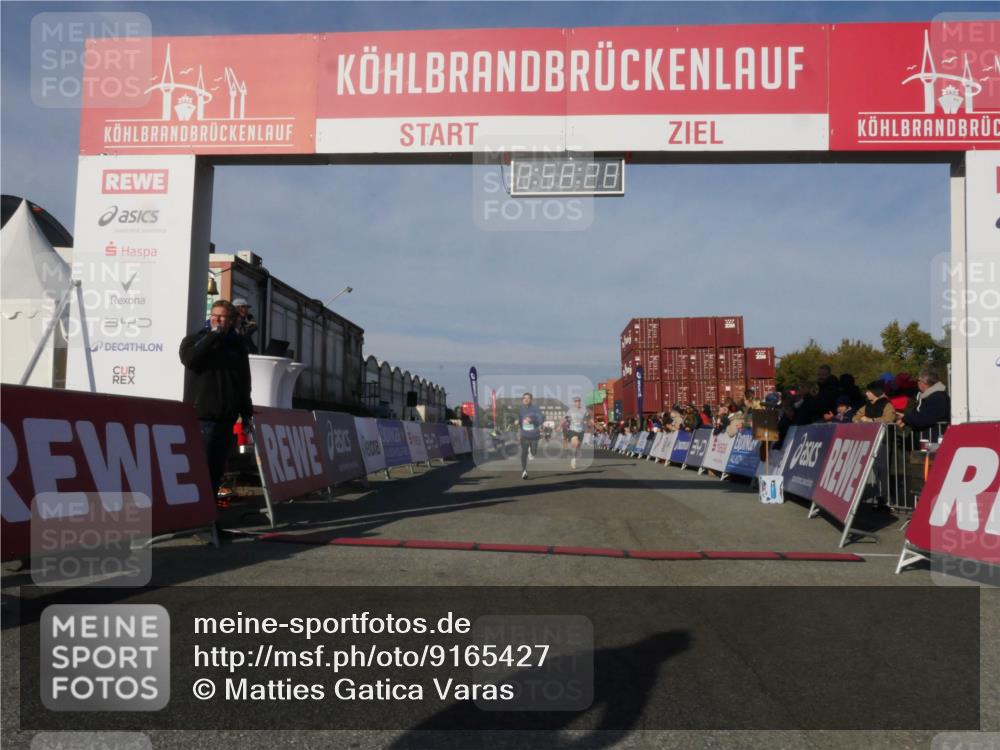 03.10.2025 - Köhlbrandbrückenlauf Matties Gatica Varas http://msf.ph/oto/9165427 03.10.2025 09:58:30 Ziel 1052, 2962, 3592, 3749, 3836 meine-sportfotos.de