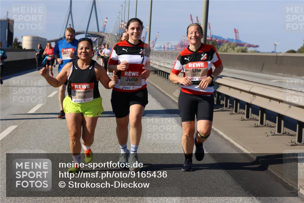 03.10.2025 - Köhlbrandbrückenlauf Strokosch-Dieckow http://msf.ph/oto/9165436 03.10.2025 13:14:35 Position 3 5576, 5036, 4970 meine-sportfotos.de