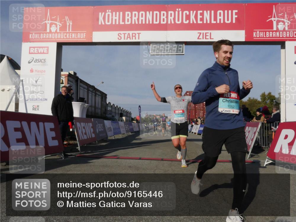 03.10.2025 - Köhlbrandbrückenlauf Matties Gatica Varas http://msf.ph/oto/9165446 03.10.2025 09:58:34 Ziel 1094, 2962, 3592, 3749, 3836 meine-sportfotos.de