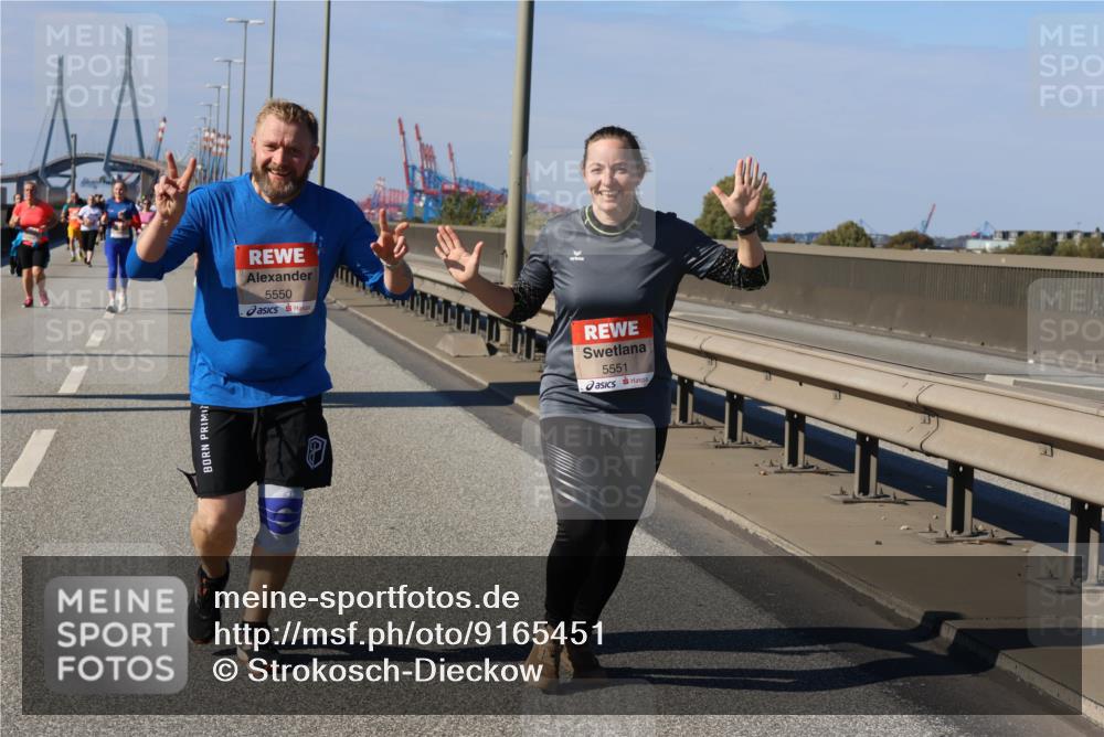 03.10.2025 - Köhlbrandbrückenlauf Strokosch-Dieckow http://msf.ph/oto/9165451 03.10.2025 13:14:39 Position 3 5550, 5551 meine-sportfotos.de