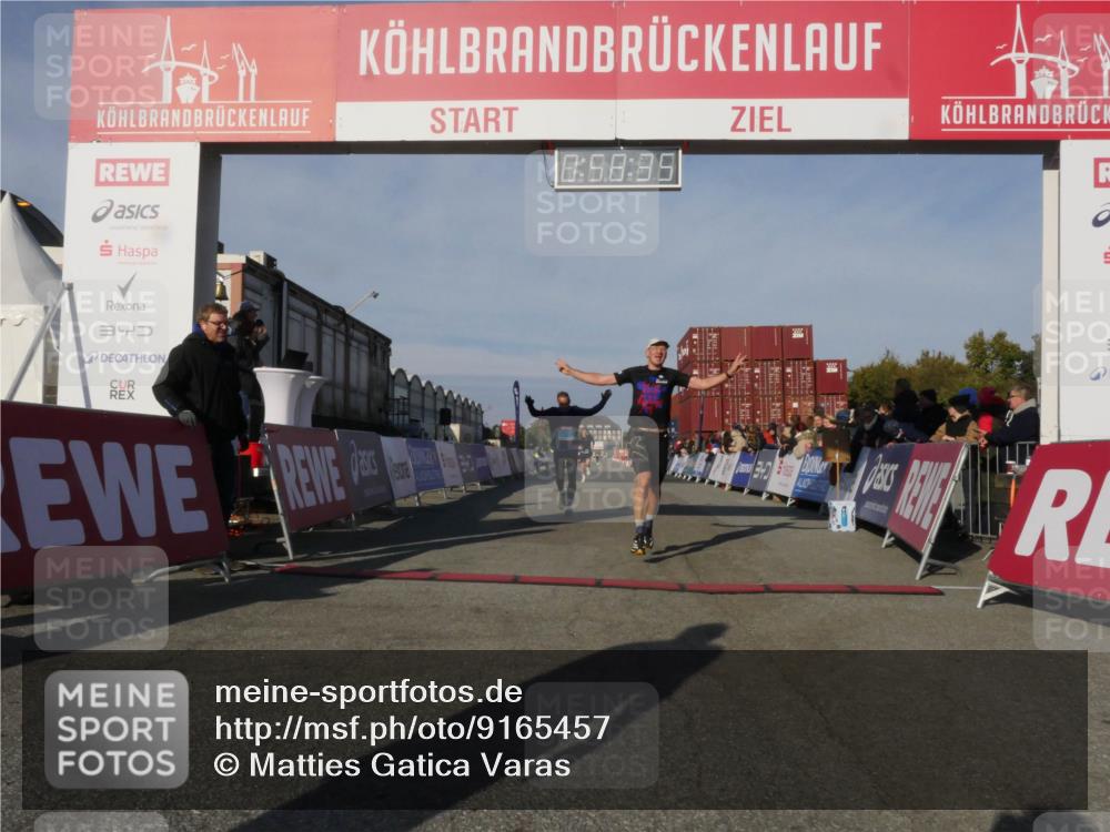 03.10.2025 - Köhlbrandbrückenlauf Matties Gatica Varas http://msf.ph/oto/9165457 03.10.2025 09:58:37 Ziel 1094, 2962, 3749, 3836 meine-sportfotos.de