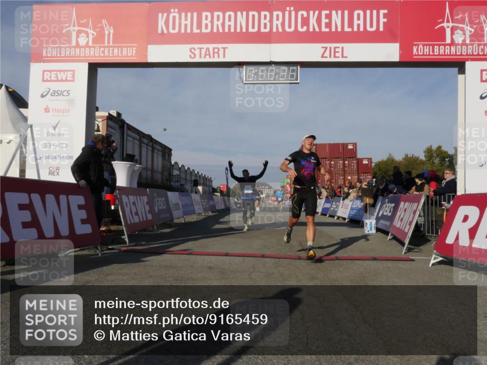 03.10.2025 - Köhlbrandbrückenlauf Matties Gatica Varas http://msf.ph/oto/9165459 03.10.2025 09:58:38 Ziel 1094, 2962, 3749, 3836 meine-sportfotos.de