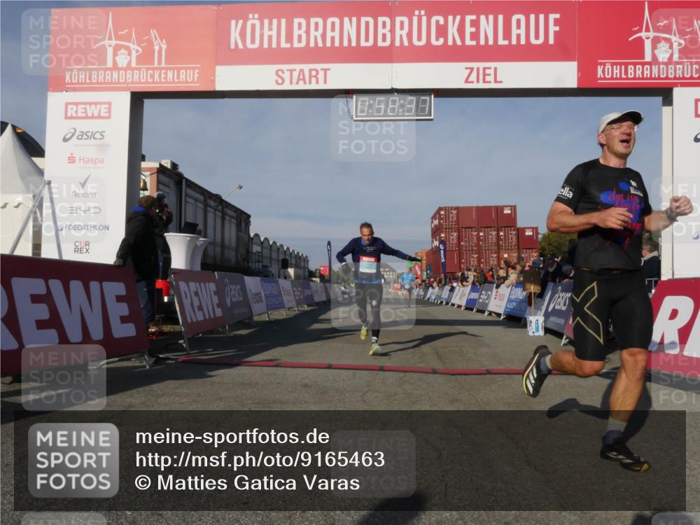 03.10.2025 - Köhlbrandbrückenlauf Matties Gatica Varas http://msf.ph/oto/9165463 03.10.2025 09:58:39 Ziel 1094, 3749, 3836 meine-sportfotos.de