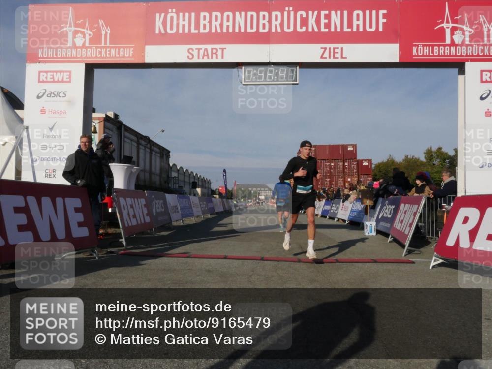 03.10.2025 - Köhlbrandbrückenlauf Matties Gatica Varas http://msf.ph/oto/9165479 03.10.2025 09:58:43 Ziel 1094, 1102 meine-sportfotos.de