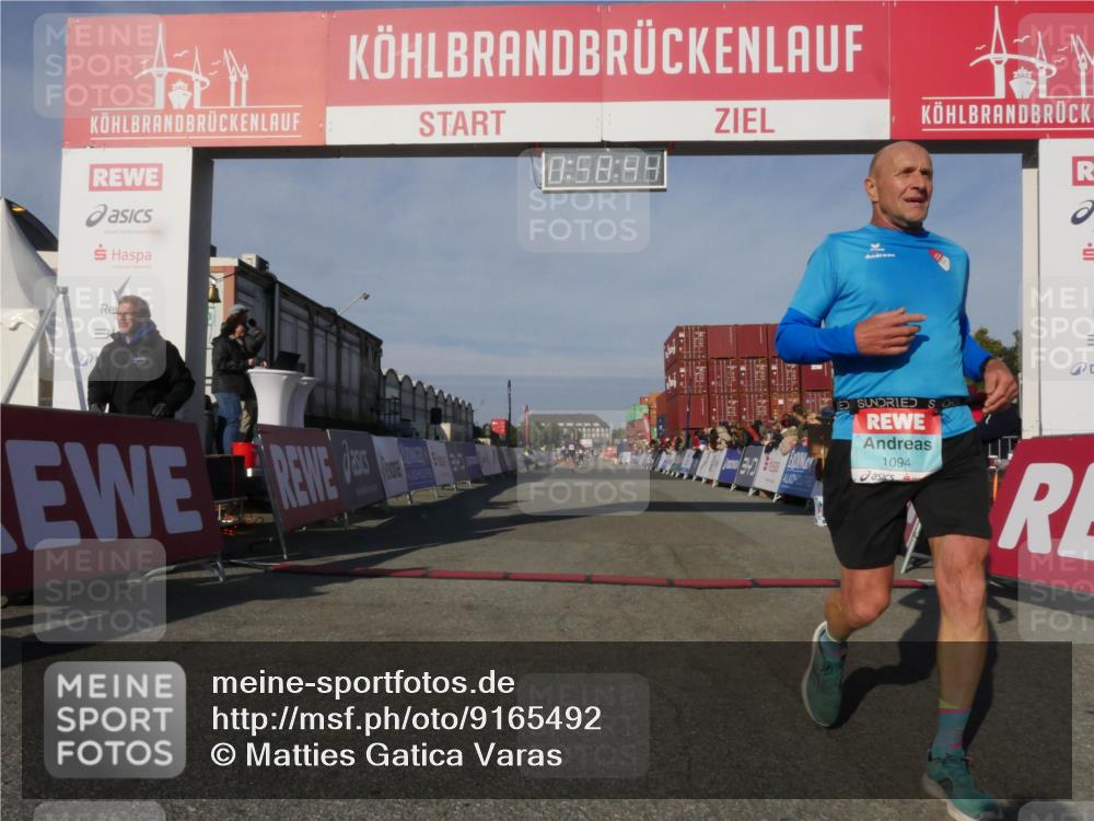 03.10.2025 - Köhlbrandbrückenlauf Matties Gatica Varas http://msf.ph/oto/9165492 03.10.2025 09:58:46 Ziel 1102, 1142 meine-sportfotos.de