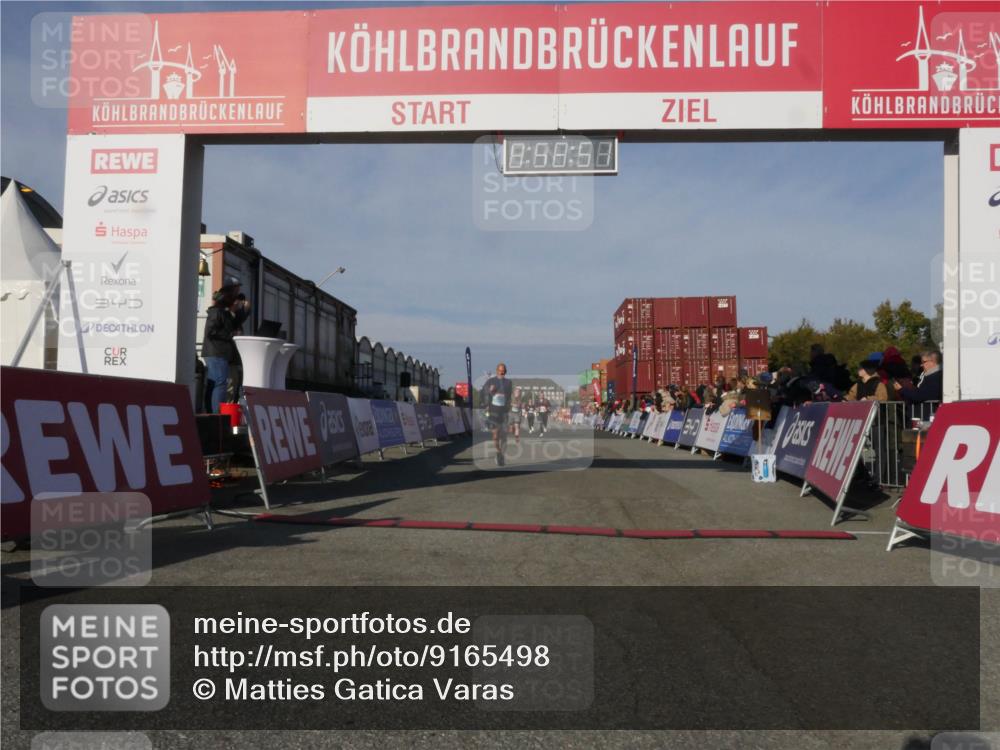03.10.2025 - Köhlbrandbrückenlauf Matties Gatica Varas http://msf.ph/oto/9165498 03.10.2025 09:58:53 Ziel 1054, 1102, 1142, 1215, 2302, 3174 meine-sportfotos.de