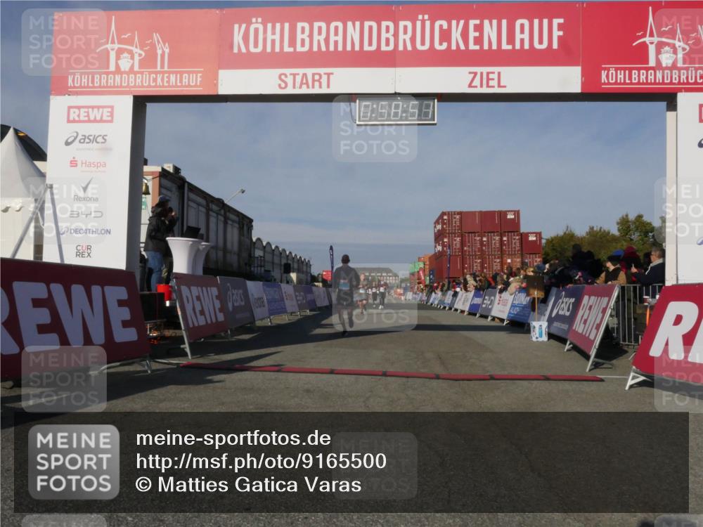 03.10.2025 - Köhlbrandbrückenlauf Matties Gatica Varas http://msf.ph/oto/9165500 03.10.2025 09:58:53 Ziel 1054, 1102, 1142, 1215, 2302, 3174 meine-sportfotos.de