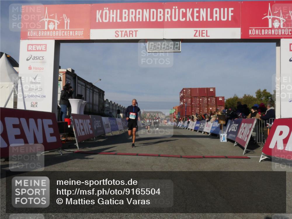 03.10.2025 - Köhlbrandbrückenlauf Matties Gatica Varas http://msf.ph/oto/9165504 03.10.2025 09:58:54 Ziel 1054, 1102, 1142, 1215, 2302, 3174, 3358 meine-sportfotos.de