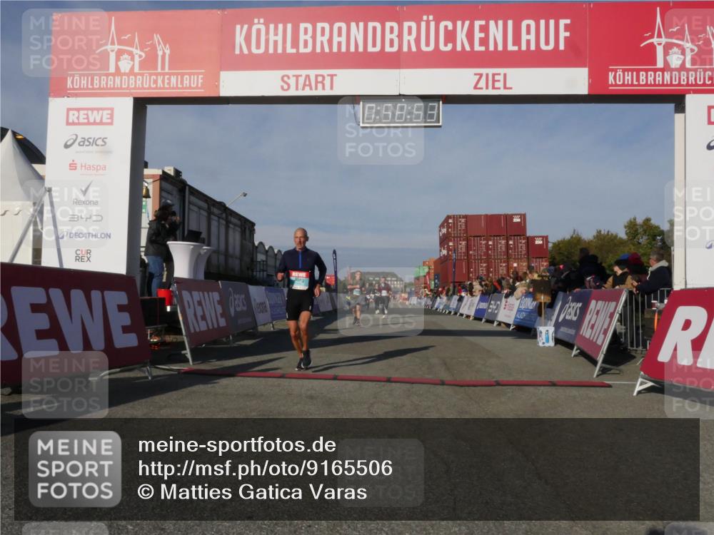 03.10.2025 - Köhlbrandbrückenlauf Matties Gatica Varas http://msf.ph/oto/9165506 03.10.2025 09:58:55 Ziel 1054, 1102, 1142, 1215, 2302, 3174, 3358 meine-sportfotos.de