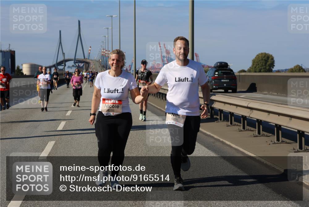 03.10.2025 - Köhlbrandbrückenlauf Strokosch-Dieckow http://msf.ph/oto/9165514 03.10.2025 13:14:51 Position 3 6205, 6204 meine-sportfotos.de