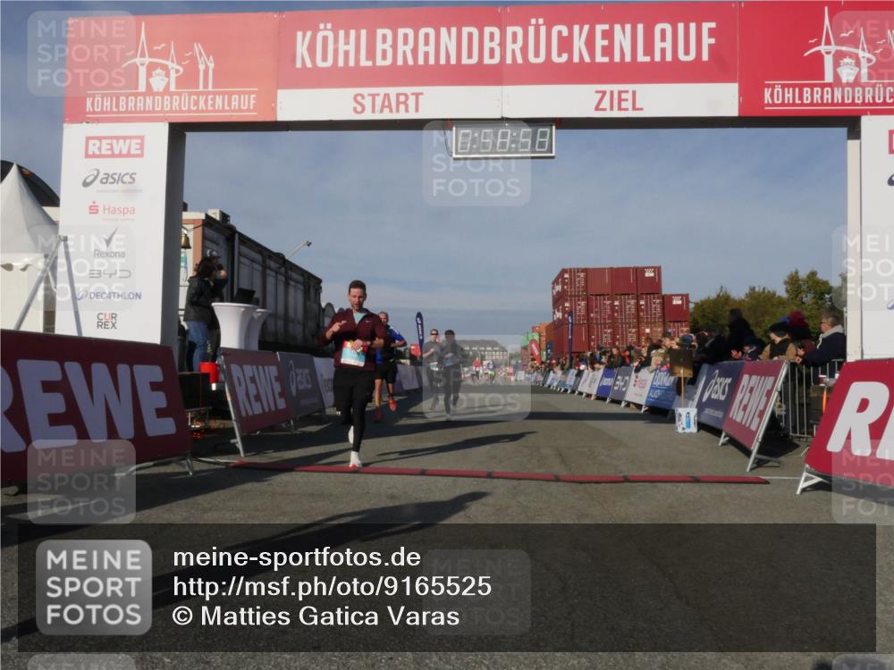 03.10.2025 - Köhlbrandbrückenlauf Matties Gatica Varas http://msf.ph/oto/9165525 03.10.2025 09:58:59 Ziel 1054, 1185, 1215, 2302, 3174, 3358 meine-sportfotos.de