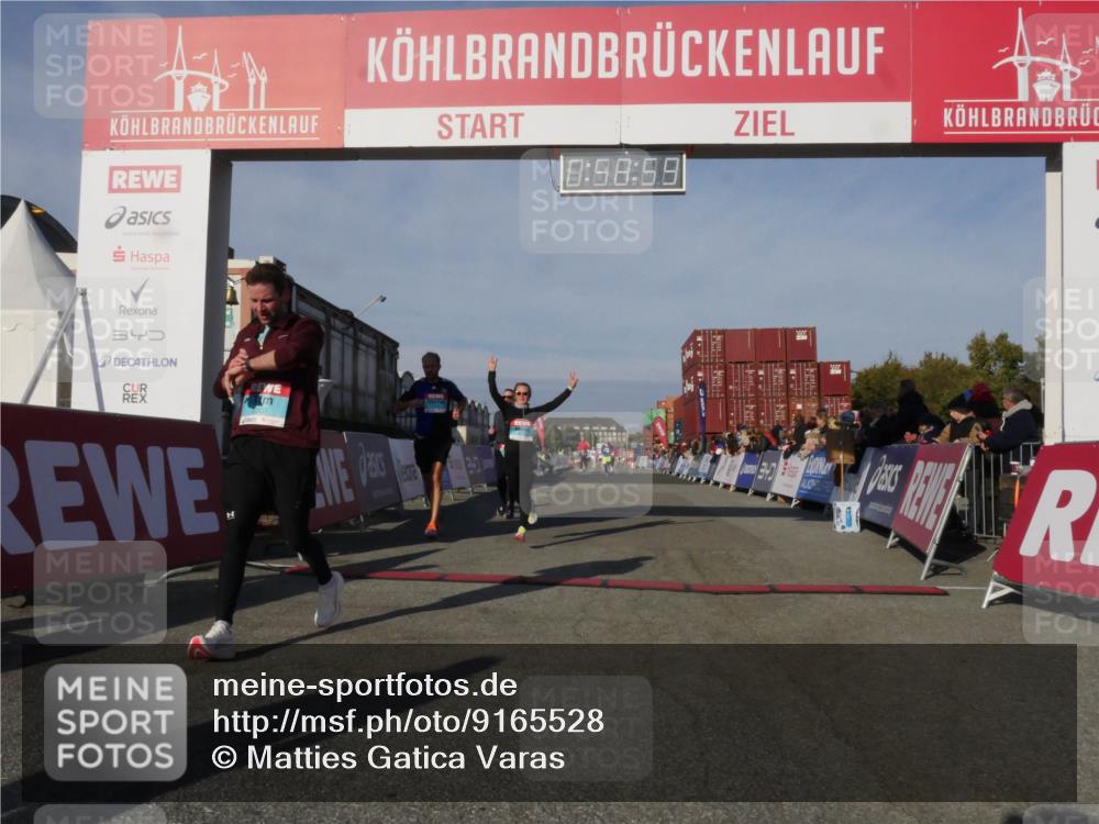 03.10.2025 - Köhlbrandbrückenlauf Matties Gatica Varas http://msf.ph/oto/9165528 03.10.2025 09:59:00 Ziel 1054, 1185, 1215, 1383, 3174, 3358 meine-sportfotos.de
