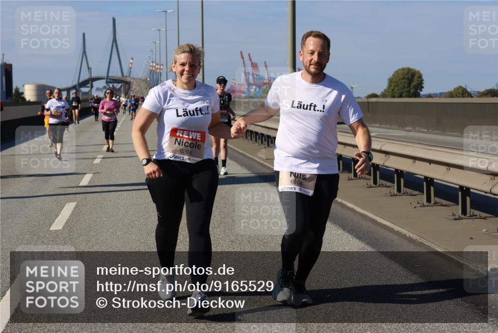 03.10.2025 - Köhlbrandbrückenlauf Strokosch-Dieckow http://msf.ph/oto/9165529 03.10.2025 13:14:51 Position 3 6205, 6204 meine-sportfotos.de