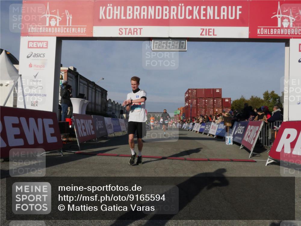 03.10.2025 - Köhlbrandbrückenlauf Matties Gatica Varas http://msf.ph/oto/9165594 03.10.2025 09:59:19 Ziel 1249, 1398, 1411, 1423, 2948, 3340, 3525 meine-sportfotos.de