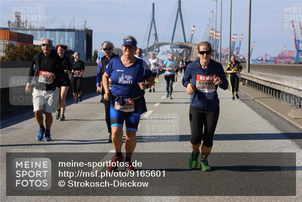 03.10.2025 - Köhlbrandbrückenlauf Strokosch-Dieckow http://msf.ph/oto/9165601 03.10.2025 13:15:15 Position 3 5305, 3023, 5695, 5693 meine-sportfotos.de
