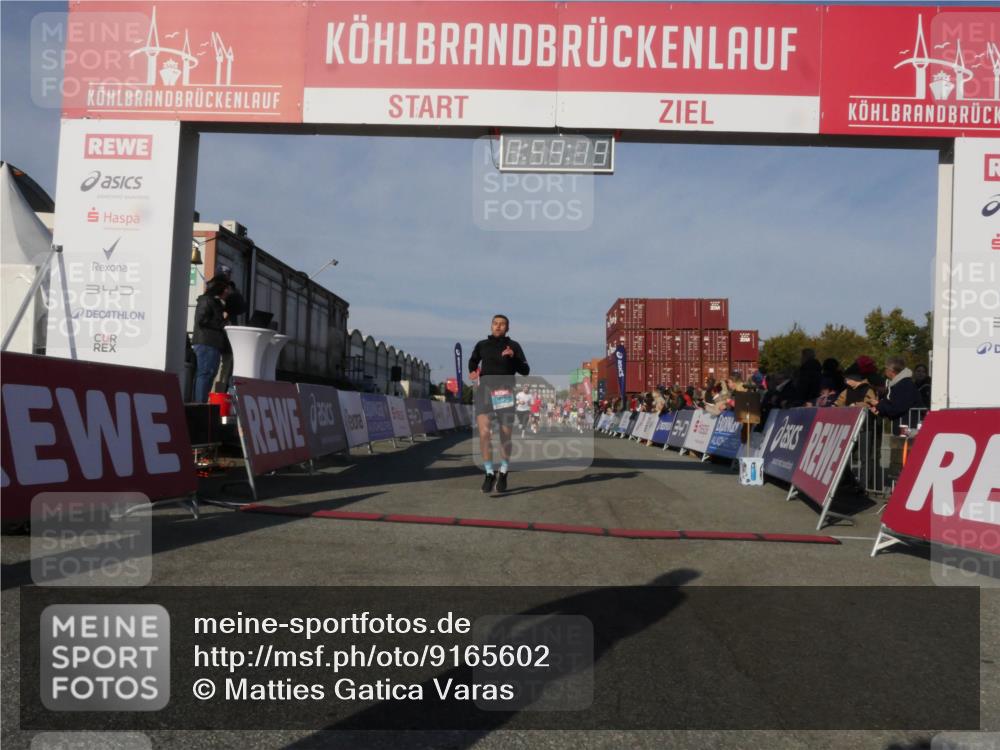 03.10.2025 - Köhlbrandbrückenlauf Matties Gatica Varas http://msf.ph/oto/9165602 03.10.2025 09:59:21 Ziel 1231, 1249, 1269, 1398, 1411, 1423, 1432, 2948, 3340, 3514, 3525 meine-sportfotos.de