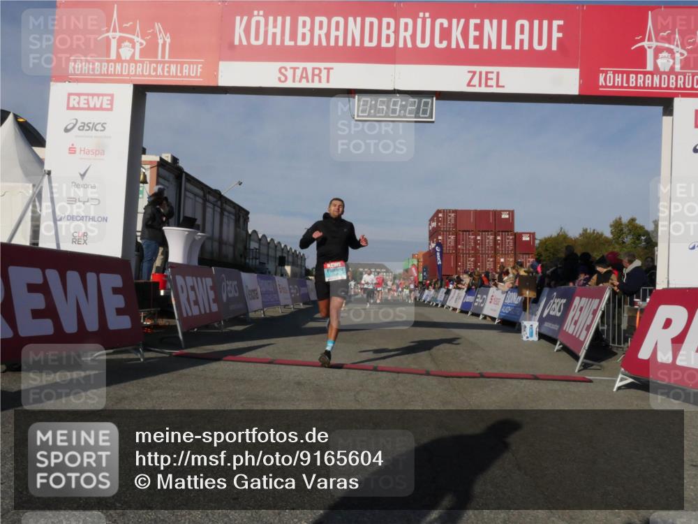 03.10.2025 - Köhlbrandbrückenlauf Matties Gatica Varas http://msf.ph/oto/9165604 03.10.2025 09:59:22 Ziel 1231, 1249, 1269, 1398, 1411, 1423, 1432, 1639, 2985, 2989, 3340, 3514, 3525 meine-sportfotos.de