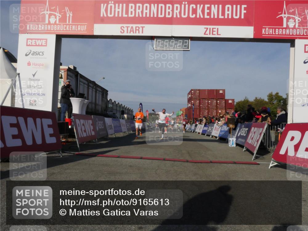 03.10.2025 - Köhlbrandbrückenlauf Matties Gatica Varas http://msf.ph/oto/9165613 03.10.2025 09:59:24 Ziel 1067, 1075, 1197, 1231, 1249, 1269, 1398, 1411, 1423, 1432, 1639, 2985, 2989, 3340, 3514, 3525 meine-sportfotos.de