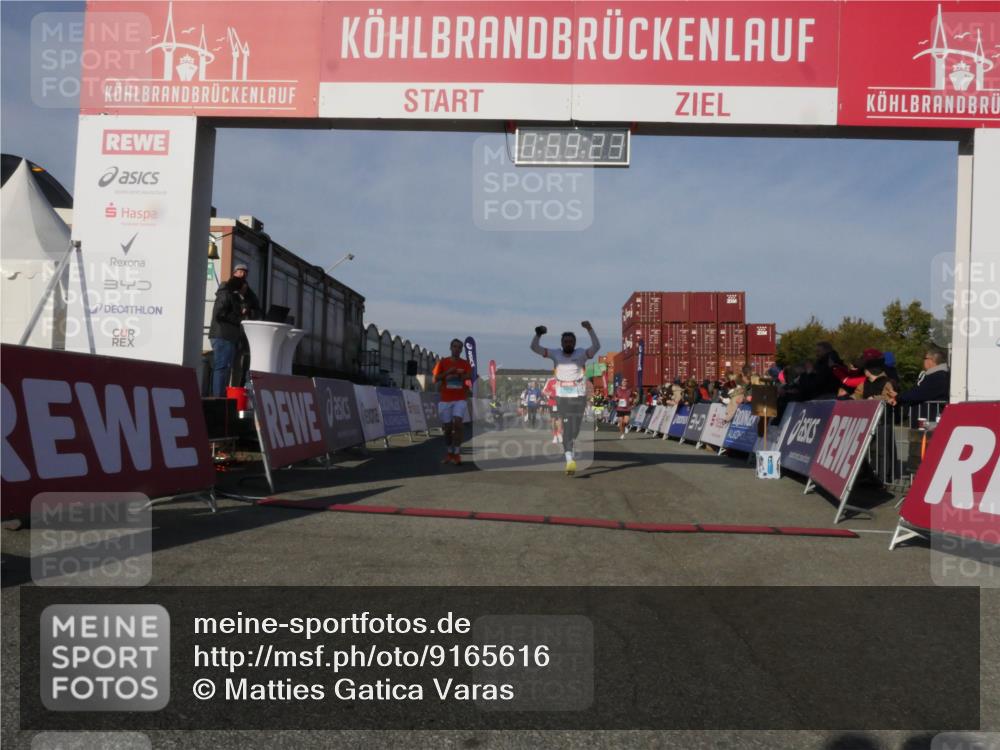 03.10.2025 - Köhlbrandbrückenlauf Matties Gatica Varas http://msf.ph/oto/9165616 03.10.2025 09:59:25 Ziel 1067, 1075, 1197, 1231, 1249, 1269, 1398, 1411, 1423, 1432, 1639, 2985, 2989, 3340, 3514, 3525 meine-sportfotos.de