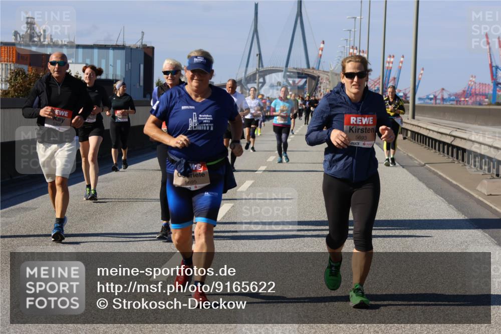 03.10.2025 - Köhlbrandbrückenlauf Strokosch-Dieckow http://msf.ph/oto/9165622 03.10.2025 13:15:15 Position 3 5305, 2023, 5695, 5693 meine-sportfotos.de