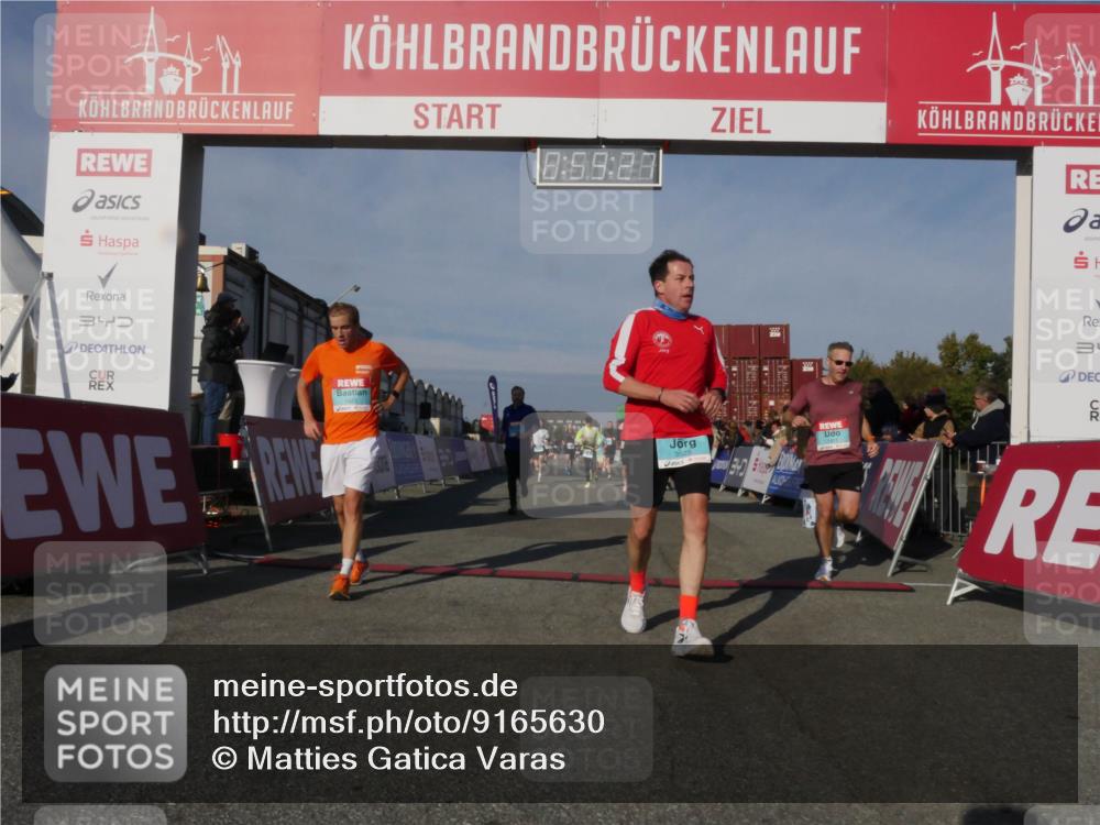 03.10.2025 - Köhlbrandbrückenlauf Matties Gatica Varas http://msf.ph/oto/9165630 03.10.2025 09:59:29 Ziel 1067, 1075, 1087, 1197, 1231, 1249, 1269, 1398, 1411, 1432, 1639, 2788, 2985, 2989, 2997, 3514 meine-sportfotos.de