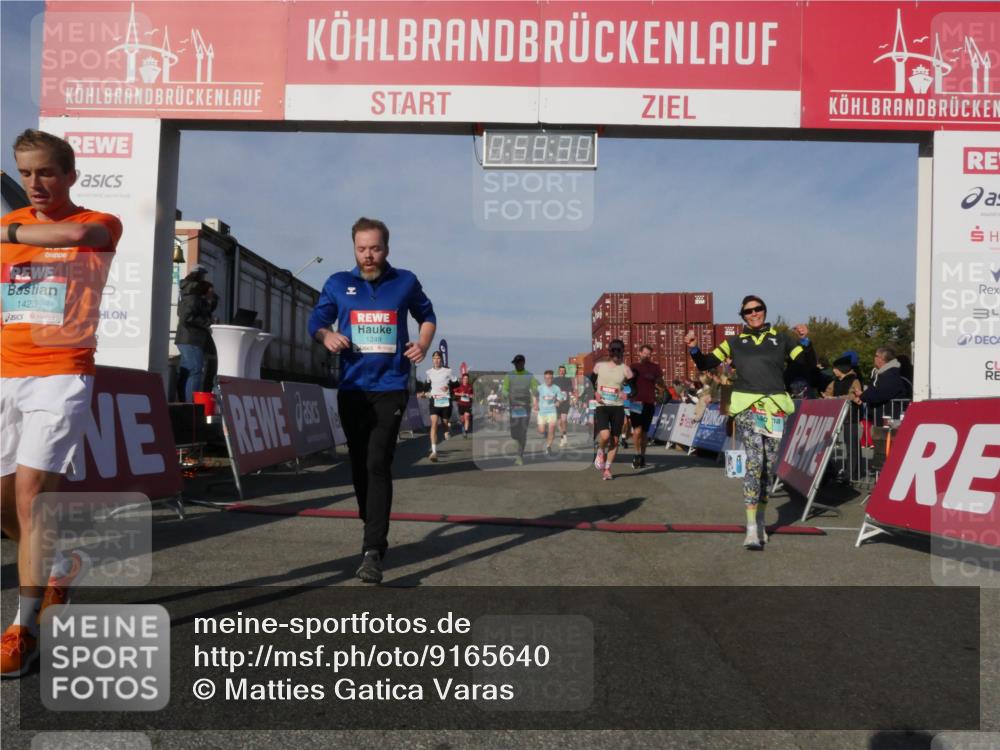 03.10.2025 - Köhlbrandbrückenlauf Matties Gatica Varas http://msf.ph/oto/9165640 03.10.2025 09:59:32 Ziel 1067, 1075, 1077, 1087, 1197, 1231, 1269, 1432, 1639, 2788, 2985, 2989, 2997, 3514 meine-sportfotos.de