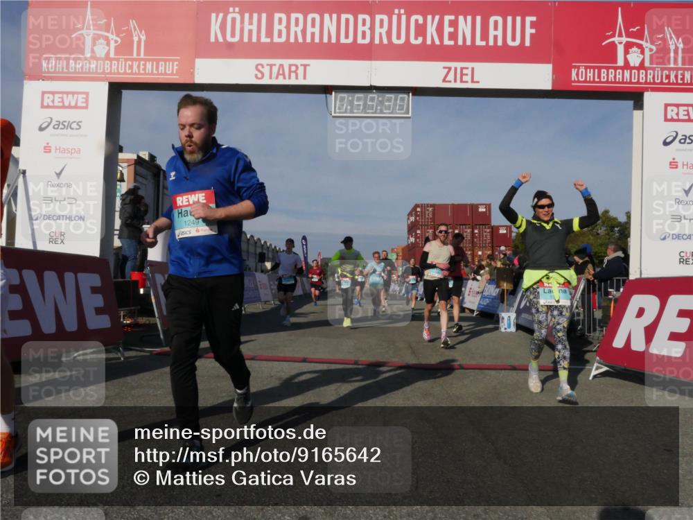 03.10.2025 - Köhlbrandbrückenlauf Matties Gatica Varas http://msf.ph/oto/9165642 03.10.2025 09:59:32 Ziel 1067, 1075, 1077, 1087, 1197, 1231, 1269, 1432, 1639, 2788, 2985, 2989, 2997, 3514 meine-sportfotos.de