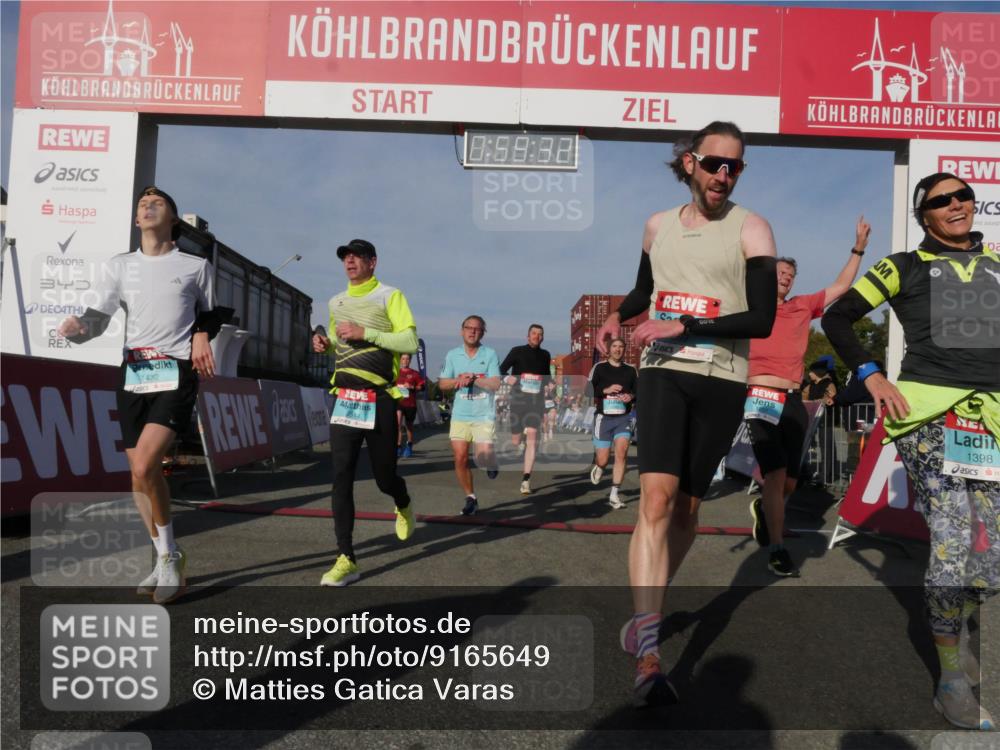 03.10.2025 - Köhlbrandbrückenlauf Matties Gatica Varas http://msf.ph/oto/9165649 03.10.2025 09:59:34 Ziel 1067, 1075, 1077, 1087, 1197, 1639, 2788, 2985, 2989, 2997 meine-sportfotos.de