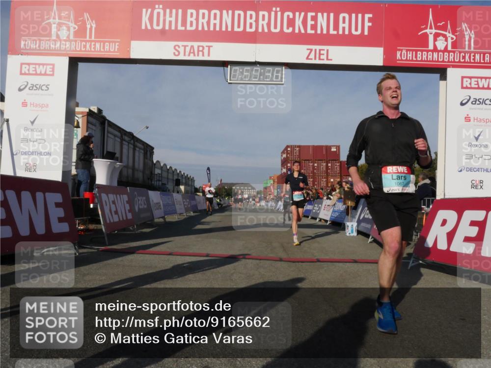 03.10.2025 - Köhlbrandbrückenlauf Matties Gatica Varas http://msf.ph/oto/9165662 03.10.2025 09:59:37 Ziel 1077, 1087, 2709, 2788, 2997, 3087, 3718 meine-sportfotos.de
