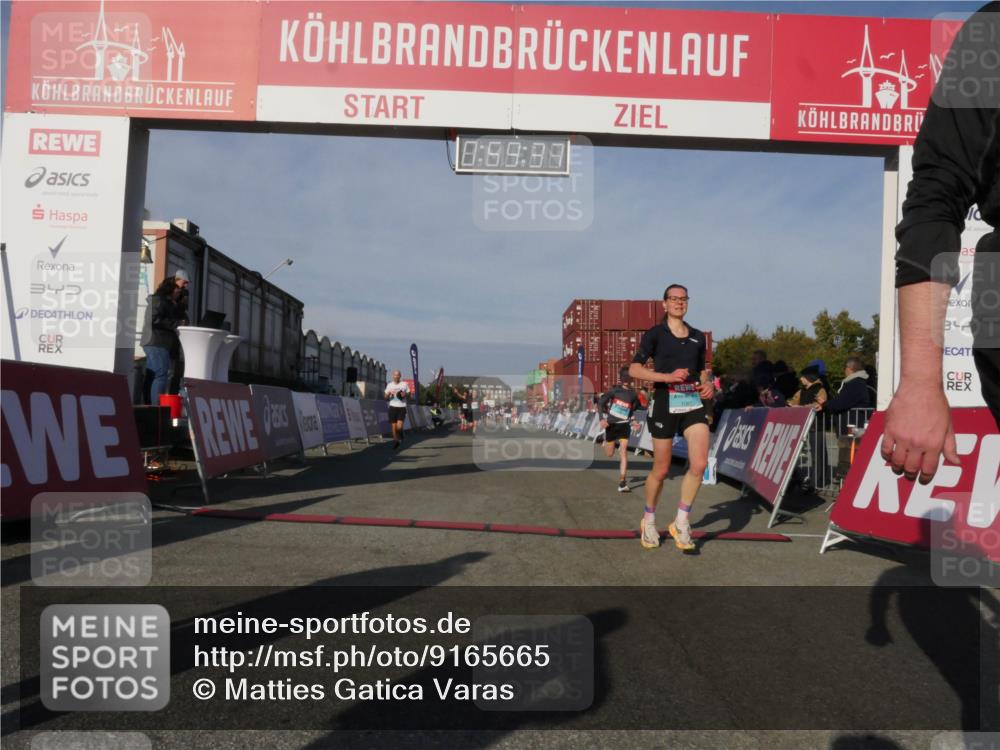 03.10.2025 - Köhlbrandbrückenlauf Matties Gatica Varas http://msf.ph/oto/9165665 03.10.2025 09:59:38 Ziel 1077, 1087, 2709, 2788, 2997, 3087, 3718 meine-sportfotos.de