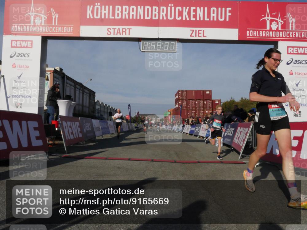 03.10.2025 - Köhlbrandbrückenlauf Matties Gatica Varas http://msf.ph/oto/9165669 03.10.2025 09:59:39 Ziel 1077, 2709, 2788, 2997, 3087, 3464, 3718 meine-sportfotos.de